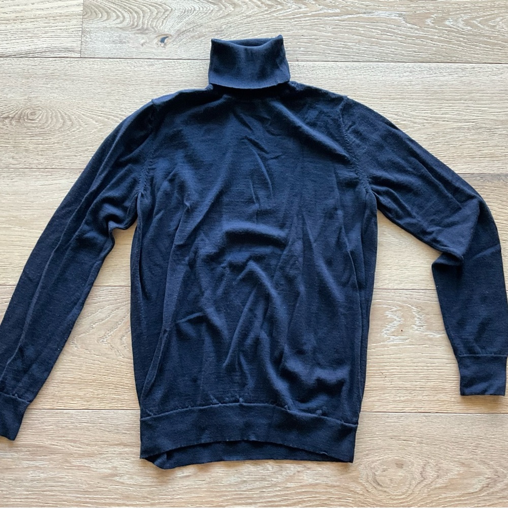 Uniqlo Men's Black Turtleneck Sweater
